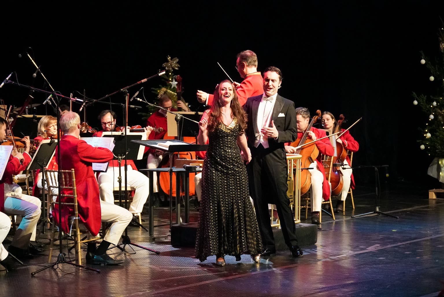 Soprano and baritone soloists performing with Strauss Capelle Vienna